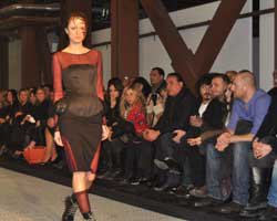 Nihan Buruk....ÖZEL MEKANDA ÖZEL DEFİLE!