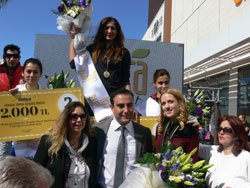 YÜKSEK TOPUKLULAR MARATONUNDA CAROLİN DE KOŞTU!