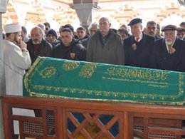 Hidayet Pelit? USTA YEŞİLÇAMCI TOPRAĞA VERİLDİ?