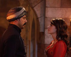 "Muhteşem Yüzyıl"... HÜRREM , AYBİGE İLE MALKOÇOĞLU'NU KIRIM'A KAÇIRIYOR!