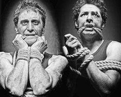 Ünlü erkekler dayak yerse... YA ŞİDDET GÖREN BİZ OLSAYDIK!