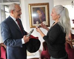 Cem Karaca... ŞAPKASI ARTIK CHP'YE EMANET!