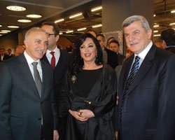 "Bir Zamanlar Osmanlı-Kıyam"... GALADA "SULTAN" İZDİHAMI!