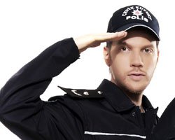 Sinan Akçıl... POLİS OLDU!