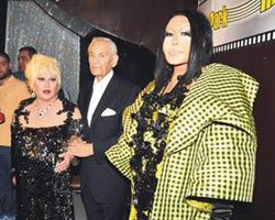 Adnan Şenses... DOKTORLARA MEYDAN OKUDU, DAVUL EŞLİĞİNDE OYNADI!