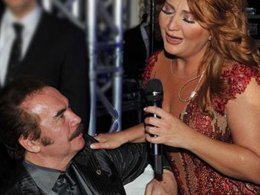 Sibel Can... "ÖYLE BAKMA ORHAN AĞBİ, İÇİMDE ASTAR VAR"