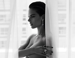 Alessandra Ambrosio...DOĞUMDAN ÖNCE ÇIPLAK POZ VERDİ!...