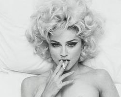 Madonna... ÇIPLAK POZUNA REKOR FİYAT!