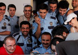 "Öz Hakiki Karakol"... EMNİYET MENSUPLARINA ÖZEL İNDİRİM!