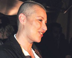 Vahide Gördüm... ALKIŞ YAĞMURU!