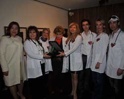 "Elde Var Hayat"... BİR ÖDÜL DE AKDEV'DEN!