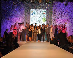 GENÇ MODACILARININ TASARIMLARI GÖRKEMLİ BİR DEFİLEYLE TANITILDI?