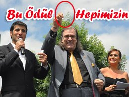 Bir kez daha "yılın en iyisi"yiz? GENÇLER DE MAGAZİNKOLİK.COM DEDİ?