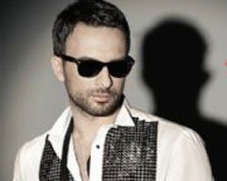 Tarkan... YENİ ŞARKISI "AŞK GİTTİ BİZDEN" GÖRÜCÜYE ÇIKTI