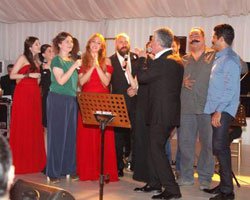 MERAL OKAY ANISINA "MUHTEŞEM GECE"!