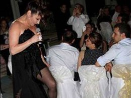 Deniz Seki... ETEĞİNİN AZİZLİĞİNE UĞRADI