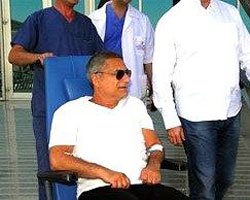 Mehmet Ali Erbil... TABURCU OLDU AMA, AMBULANS UÇAKLA KIBRIS'TAN AYRILDI!