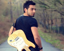 Burak Sarıkahya... İLGİNÇ BİR PROJE : KOMŞU ŞARKILAR!