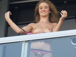 BALKONDA ÜSTSÜZ YAKALANDI!..