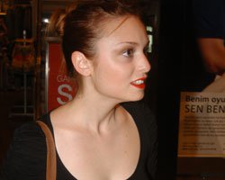 Nilperi Şahinkaya... FLAŞLAR PATLADI, GÖĞÜSLERİ GÖZÜKTÜ!