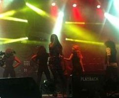 Hande Yener... BASINI KOVDU MU?