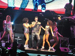 Murat Boz, Arena'da konser verdi... İŞTE PORNO!..