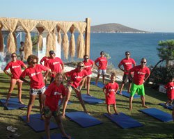 Çağla Kubat... FİTNESS VE SÖRFÜ BİRLEŞTİRDİ!