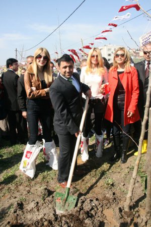 Tuğba Altıntop-Elif Ece Uzun-Çiğdem Savaş... ARTIK DİKİLİ BİRER AĞAÇLARI VAR!...