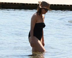 Ayça Bingöl...  BODRUM'DA YORGUNLUK ATIYOR!