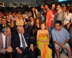 İbrahim Tatlıses... İMPARATOR; ŞORTUYLA PROTOKOLDE!