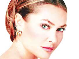 Hülya Avşar... ANNESİNİ KIRMADI,"ALTIN PORTAKAL"I ALACAK!