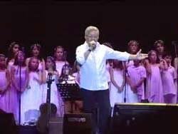 Zülfü Livaneli... BOĞAZ'IN KIYISINDAN SESLENDİ; "YİĞİDİM ASLANIM BURDA YATIYOR"