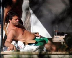 Beyazıt Öztürk... BİRAZ GÖBEK, BİRAZ SELÜLİT, BAKLAVA ARADIK AMA BULAMADIK!