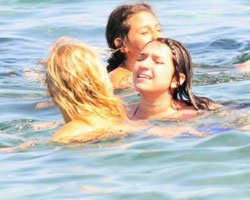 Tuğba Altıntop... KIZLARI İLE TATİLDE!