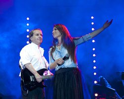 Chris De Burgh-Aydan Kaya... MUHTEŞEM DÜETİ SAHNEYE TAŞIDILAR!