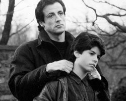 Sylvester Stallone... EVLAT ACISIYLA YIKILDI!