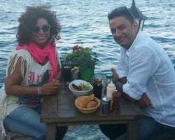 Nilgün Belgün... "ROTARLI BULUŞMA"DA MUTLULUĞU YAKALADI!