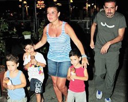 Gülben Ergen... BODRUM'DA AİLE YEMEĞİ!