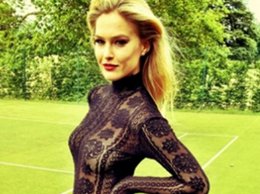 Bar Refaeli... TRANSPARAN VÜCUT ÇORABI TANITTI...