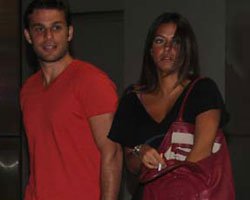 Mehmet Aslan... SABA TÜMER'İN "KOCA"SI GENÇ BİR KIZLA GÖRÜNTÜLENİNCE PANİKLEDİ!