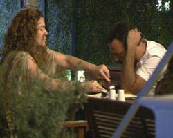 Ali Sunal... TESELLİYİ BENZERİNDE ARIYOR!