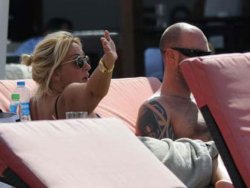 Saba Tümer... 'BAKSANIZA BENİ ÇEKİYORLAR'