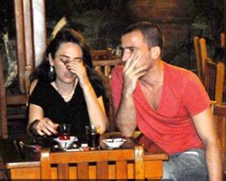 Demet Evgar... EYVAH YAKALANDIK!