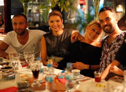 SANATÇILAR AJANSLARINI İFTARDA YALNIZ BIRAKMADI?