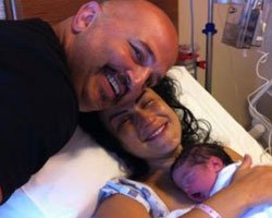 Yavuz Seçkin... 3. BEBEK BAYRAMLA GELDİ