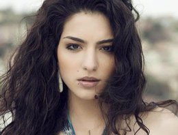 Miss Turkey 2011 Güzeli Melisa Aslı Pamuk... LEZBİYEN AŞIK KORKUTTU!