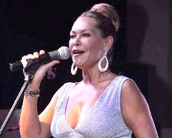 Hülya Avşar... "BRAVO ZEHRA, BENİ REZİL ETTİN!"