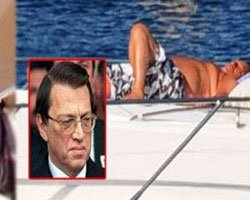 Mesut Yılmaz... CENNET KOYU'NDA GÜNEŞİN TADINI ÇIKARDI!