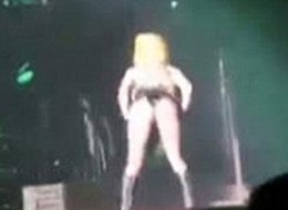 Lady Gaga... POPO ÖYLE DEĞİL BÖYLE GÖSTERİLİR!..