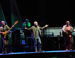 MFÖ... 40 YILDIR KONSER ALANLARI DOPDOLU!